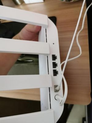 路由器怎么选网速快穿墙？怎么从铝合金窗户接宽带