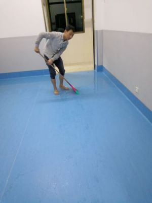 贴地胶用什么胶水好?同质透心地板胶怎么施工-图3 贴地胶用什么胶水好?同质透心地板胶怎么施工-图3