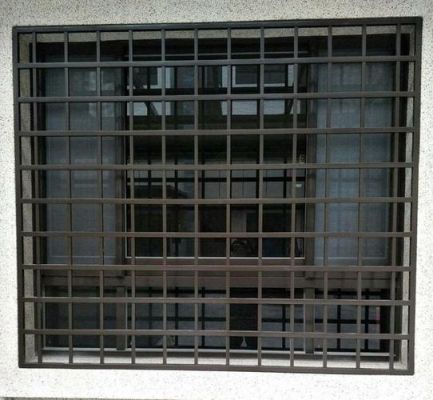 灰色窗户搭配什么防盗网？高档小区防盗窗怎么做