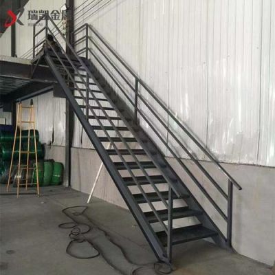 用铁板做楼梯怎样下料？什么厂怎么有这么长的楼梯