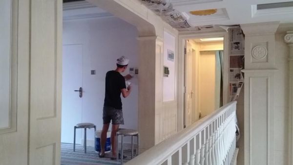 家里油漆墙面如何自己翻新?墙上油性的油漆怎么弄掉-图2 家里油漆墙面如何自己翻新?墙上油性的油漆怎么弄掉-图2