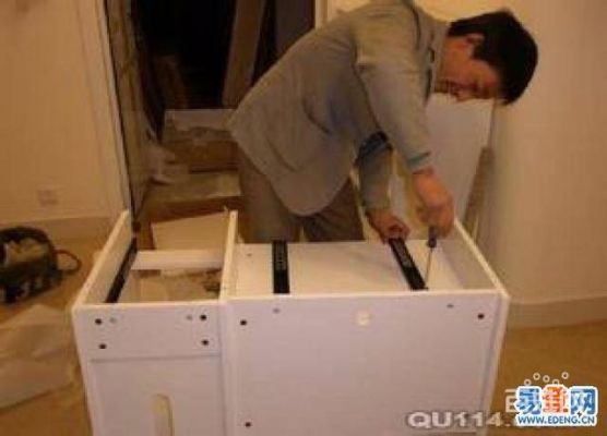 怎么把墙上的柜体整体拆除?拆旧家具-图2 怎么把墙上的柜体整体拆除?拆旧家具-图2