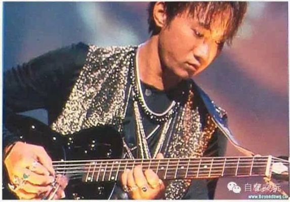 90年代黄家驹和四大天王对比?中韵世荣是实木家具吗-图1 90年代黄家驹和四大天王对比?中韵世荣是实木家具吗-图1
