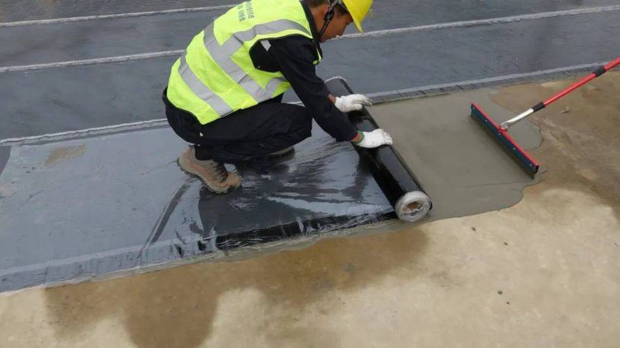 东方雨虹自粘防水卷材施工方法?自粘型防水卷材怎么做-图3 东方雨虹自粘防水卷材施工方法?自粘型防水卷材怎么做-图3