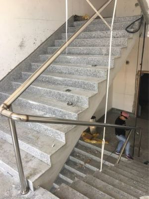 不锈钢楼梯扶手栏杆怎么拆?不绣刚楼梯拦杆怎么清洗-图3 不锈钢楼梯扶手栏杆怎么拆?不绣刚楼梯拦杆怎么清洗-图3