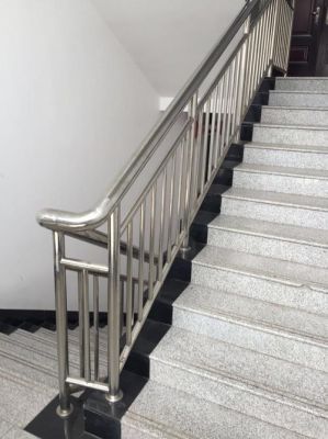 不锈钢楼梯扶手栏杆怎么拆?不绣刚楼梯拦杆怎么清洗-图1 不锈钢楼梯扶手栏杆怎么拆?不绣刚楼梯拦杆怎么清洗-图1