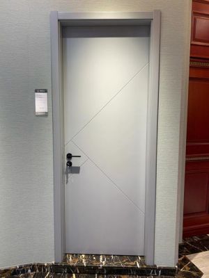 实木复合烤漆门的优缺点是什么呢？复合实木科技考漆门怎么样