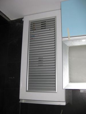 热水器柜子用百叶门还是下孔?百叶窗衣柜怎么打理-图1 热水器柜子用百叶门还是下孔?百叶窗衣柜怎么打理-图1