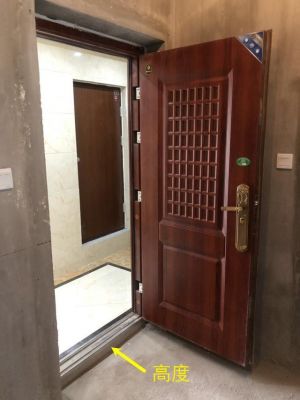 防盗门的门槛生锈了该怎么办?防盗门门板生绣腐蚀怎么处理-图2 防盗门的门槛生锈了该怎么办?防盗门门板生绣腐蚀怎么处理-图2