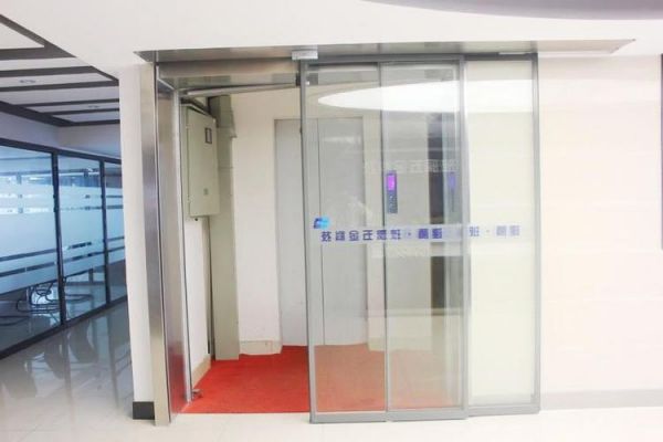 电车自动门怎么开?自动感应门里面怎么开-图2 电车自动门怎么开?自动感应门里面怎么开-图2