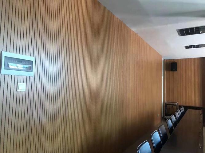 不换功放加个混响器音质会不会好？礼堂房顶不装吸音板效果怎么样