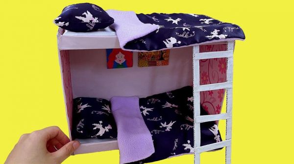 怎么用海绵纸来制作芭比娃娃家具？用纸给芭比娃娃做家具