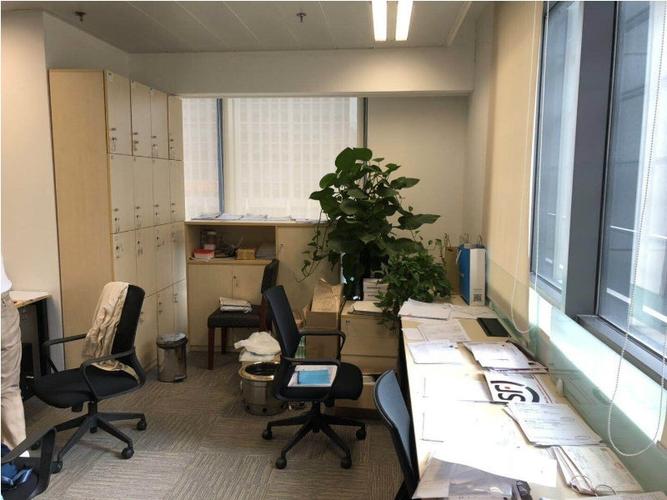 重庆汽车产业发展现状？重庆华宏办公家具