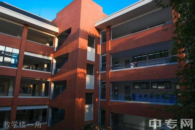 成都七中八一这个学校怎么样啊？成都八益家具招聘