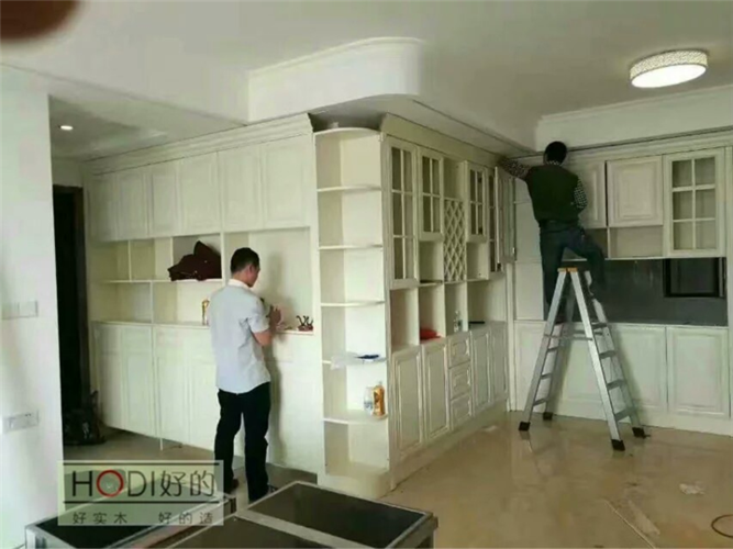 全屋定制家具安装现场描写句子？家具现场定制
