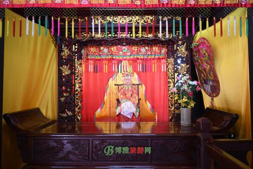 悦城龙母庙正门的对联是五灵福地?粤府家具-图2 悦城龙母庙正门的对联是五灵福地?粤府家具-图2