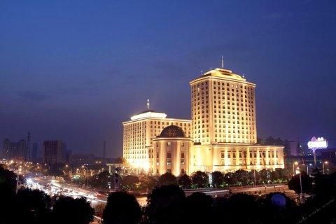 平湖白金汉爵大酒店怎么样？蠡口家具城附近酒店