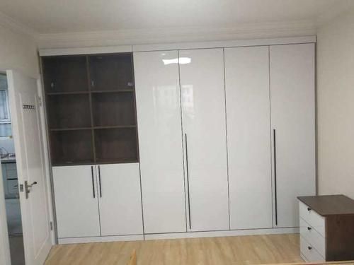 白色家具，选深色门好看吗？深色门 白色家具