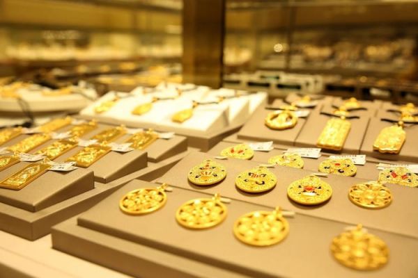 在上海的萃华金店买金首饰和葫芦岛的萃华买一样吗？葫芦岛旧家具