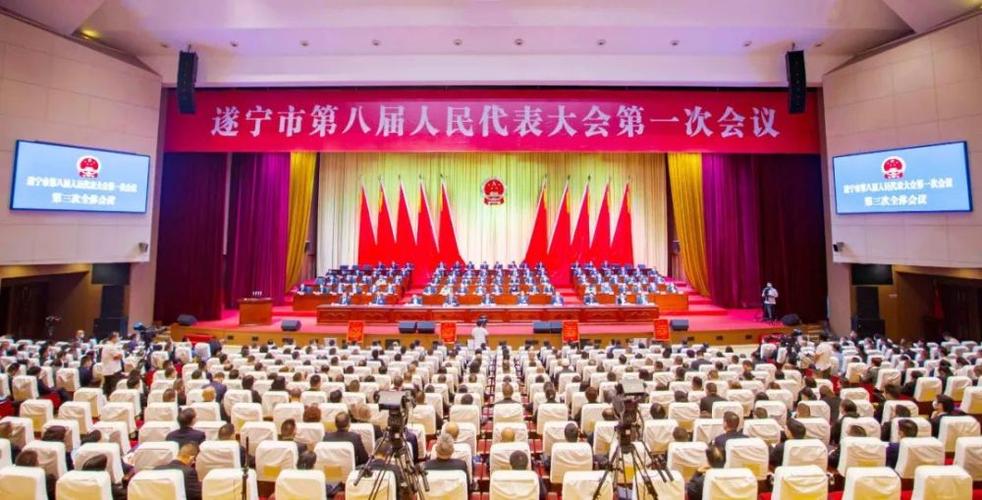 遂宁市2011年7层框架结构建筑工程泥工多少钱一平米？遂宁家具厂木工招聘